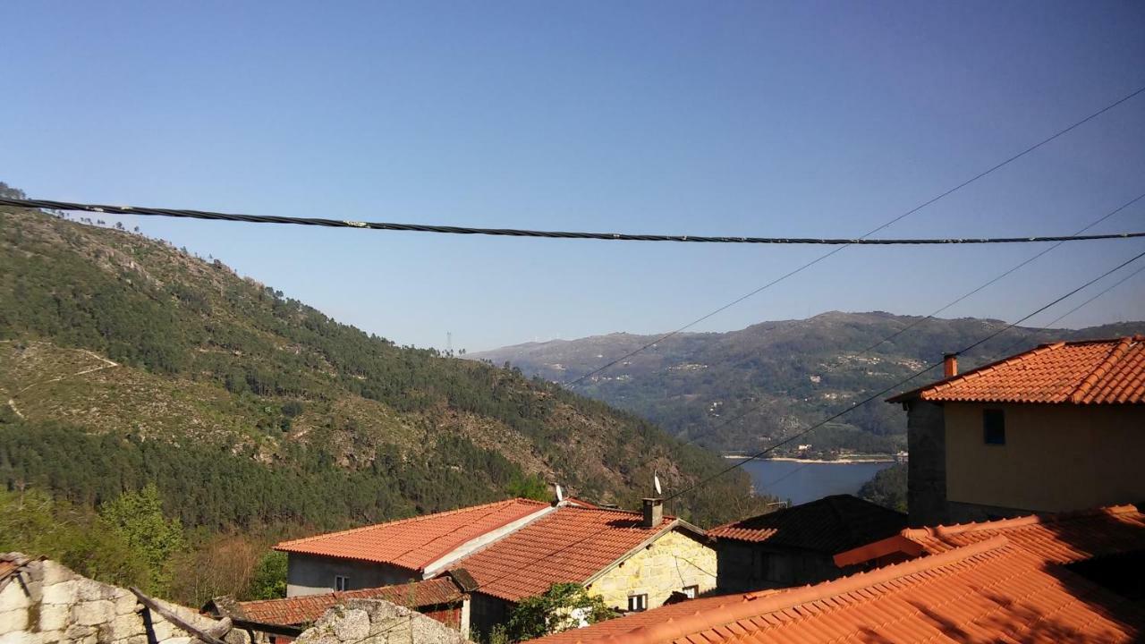 Villa Casa Da Ficheira Geres Esterno foto